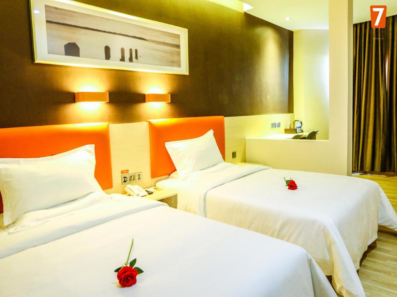 7 Days Premium Hotel Phnom Penh Exterior photo